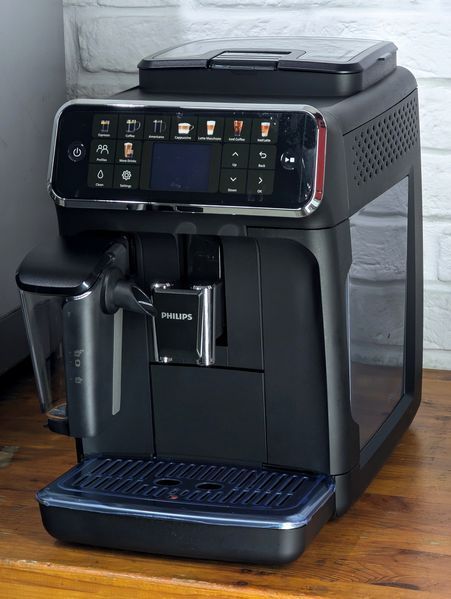 Кавомашина (кавоварка) Saeco PHILlIPS Series 5500 LatteGo Black Вітринний Зразок Б/У 3078710163 фото