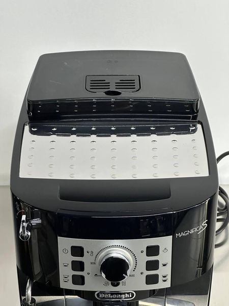Автоматическая кофемашина, кофеварка Delonghi Magnifica S ECAM 22.110.SB Б/В ECAM 22.110.B фото