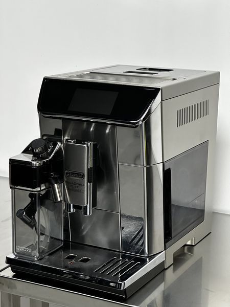 Кавомашина кавоварка DeLonghi PrimaDonna Elite Experience ECAM 650.85 фото