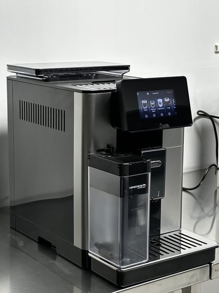Кавомашина кавоварка DeLonghi PrimaDonna Soul ECAM 610.75.MB фото